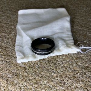 Men’s ring/ band (Size 12)